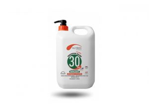 Protetor Solar Repelente FPS 30 Profissional - Nutriex Bombona 4 l com Bico Dosador